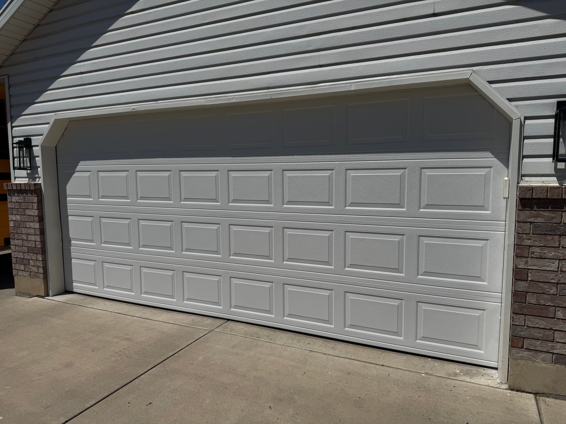 Gallery photos for Fresh Garage Door Replacement Completed in Lehi Utah: Image #2